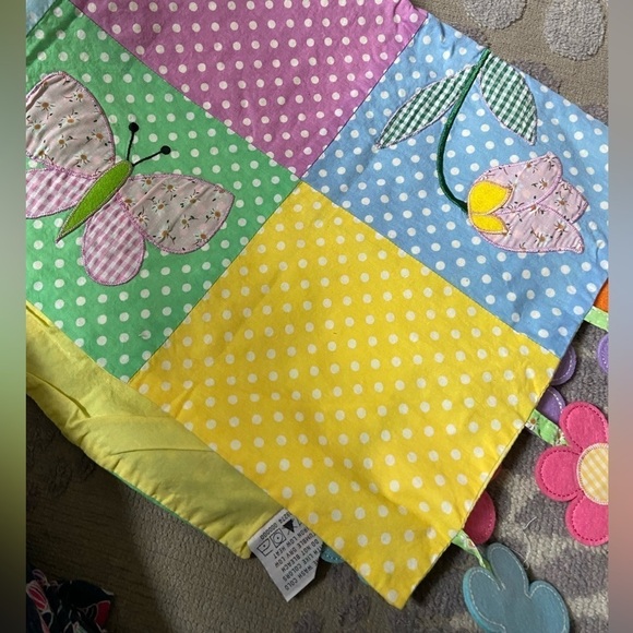 Quacker Factory spring table runner 62inchs + the flowers (close to 70 inches) - Picture 4 of 7